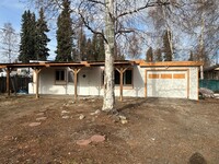 Building Photo - 2 Bedroom / 1 Bathroom / Washer & Dryer in...