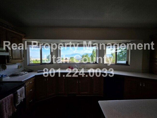 Building Photo - Elk Ridge Home with Unobstructed Valley Views