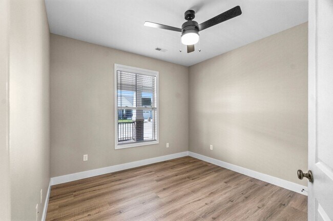 Building Photo - 2272 Heywood Mdws