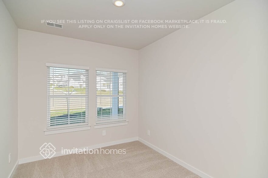 Building Photo - 1215 Bluffton Cir