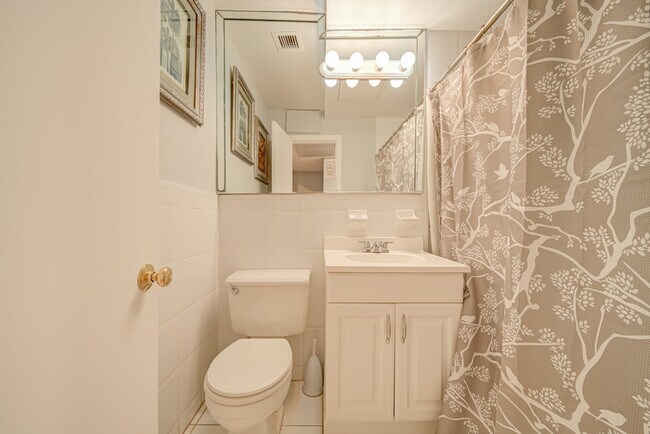 Building Photo - 6345 Collins Ave