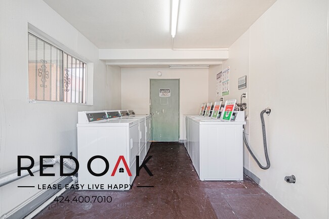 Building Photo - 855 S Citrus Ave