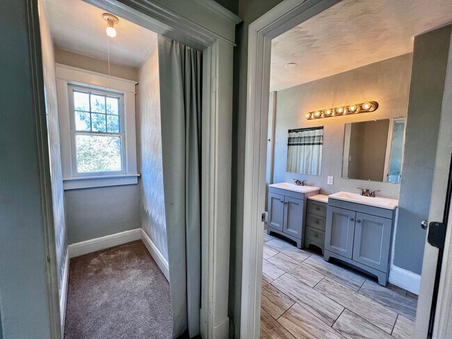 Building Photo - Historical 1920's home in the heart of Norfolk