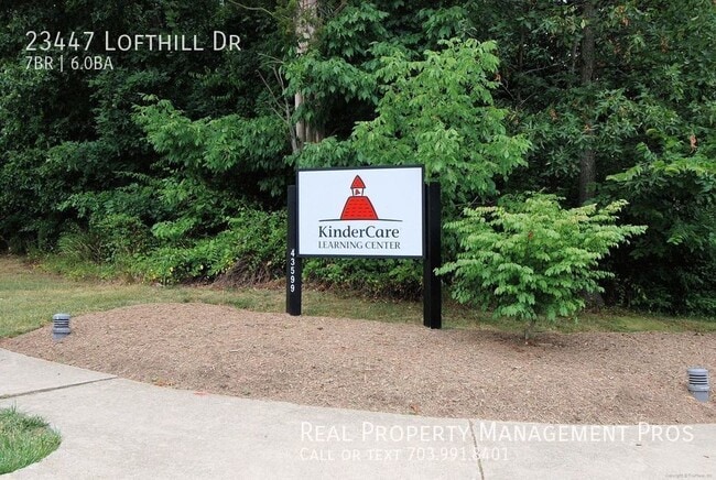 Building Photo - Beautifully Maintained 7 Bedroom 6 Bath Ho...