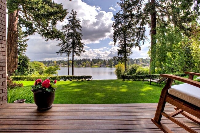 Building Photo - Waterfront Comfort with Timeless Style ava...