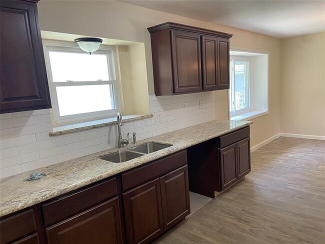 Building Photo - 3329 Longhorn Dr