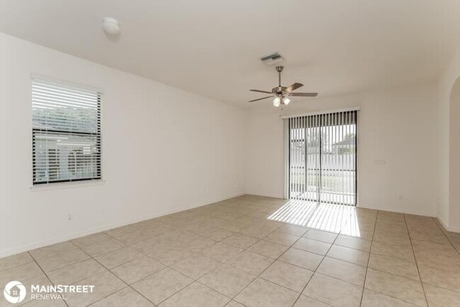 Building Photo - 945 SW 6th Pl