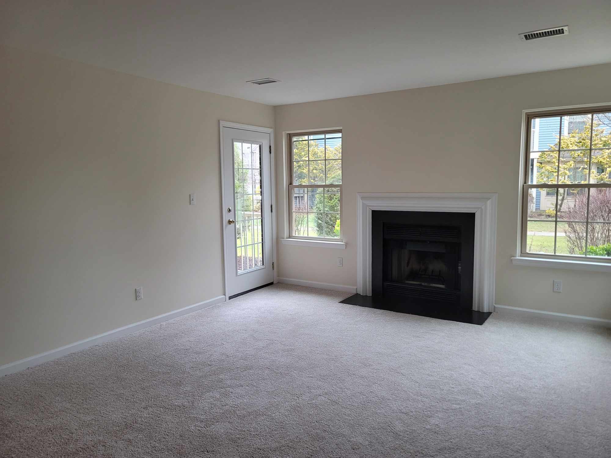 Building Photo - 27 Lear Ct