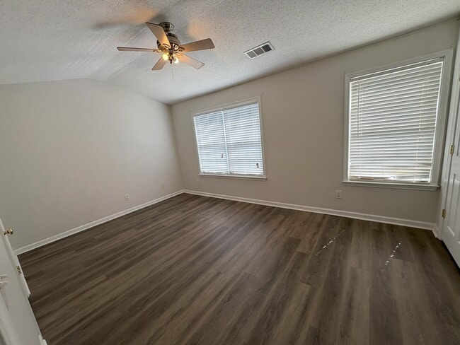 Building Photo - 13082 Region Trace