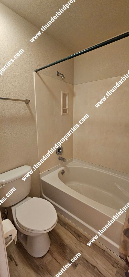 Building Photo - Gated Community 2 Bedroom, 2.5 Bathroom, 2 Car Garage, Upstairs Loft & Backyard. Available NOW!