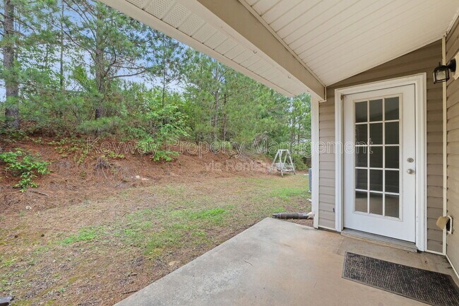 Building Photo - 366 Bowen Falls