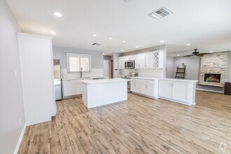 Building Photo - GORGEOUS 4 BED/2 BATH COMPLETE REMODEL WIT...