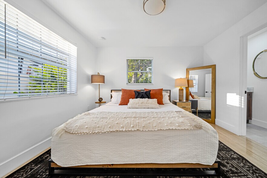 Building Photo - 1800 SW 5th Ave