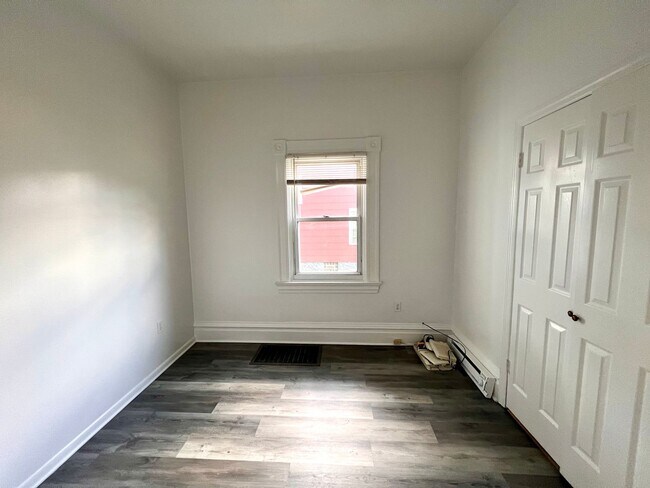 Building Photo - 505 Dawson Ave