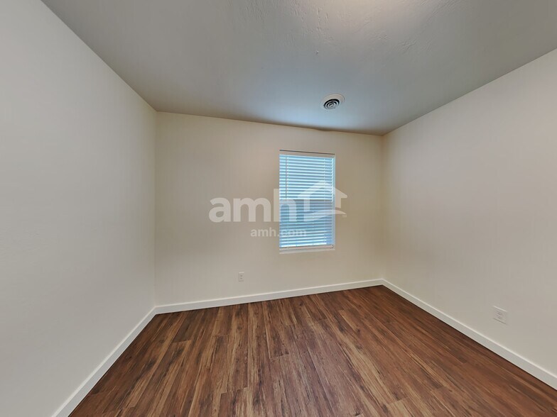 Building Photo - 96 W White Sands Dr