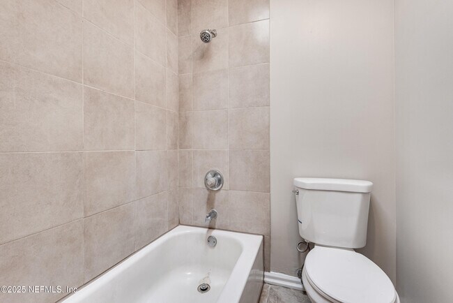 Building Photo - 3920 Sans Pareil St
