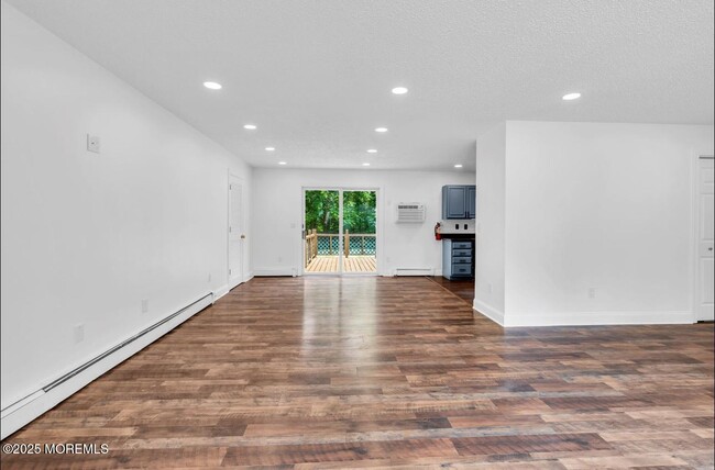 Building Photo - 43 3rd St