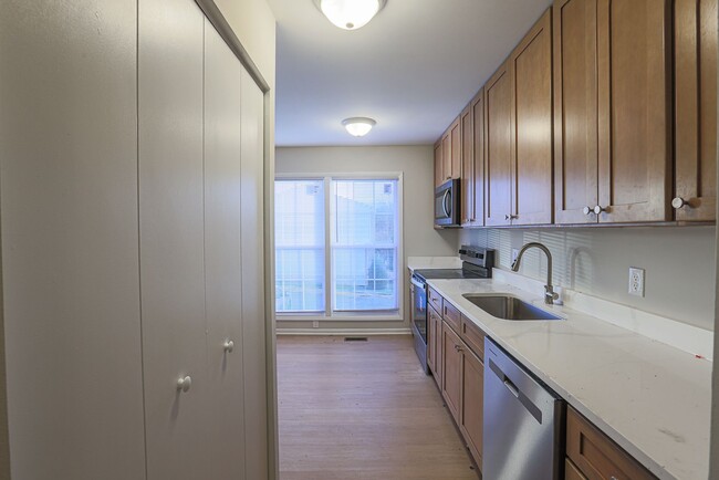 Building Photo - Rosedale 3BR 1/5 Bath now Available!!