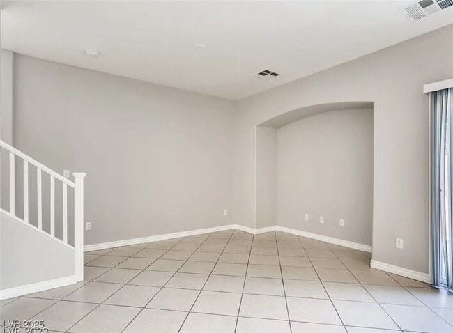 Building Photo - 227 Charming Ct