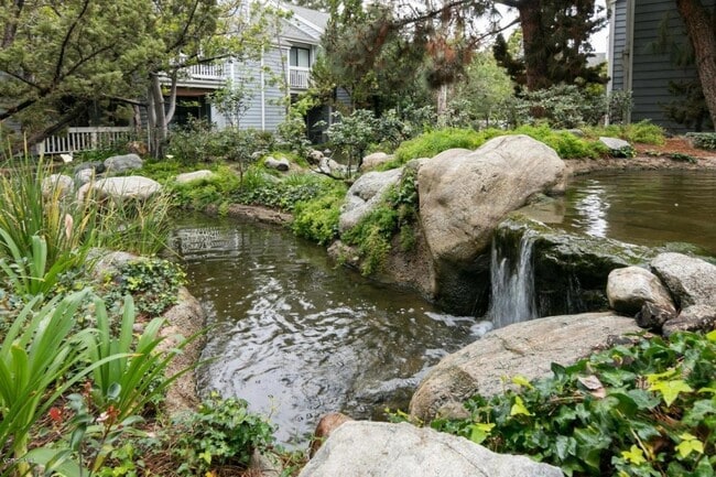 Building Photo - Sycamore Creek Community in Central Camarillo!