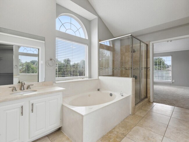 Building Photo - 205 Bayou Ct
