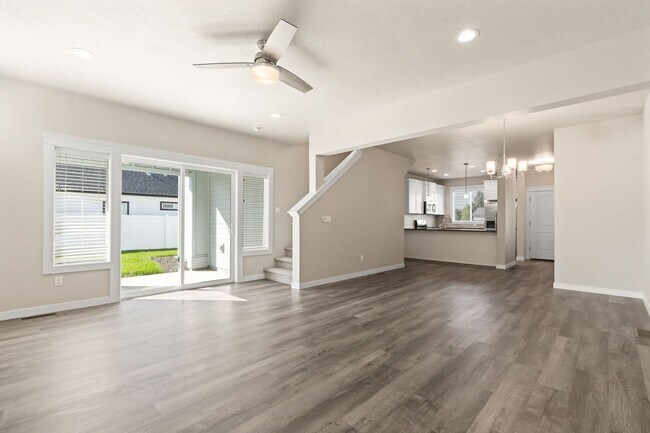 Building Photo - GORGEOUS 3bd/2.5ba Payette Duplex w/Modern construction, pristine condition, and ready for you!