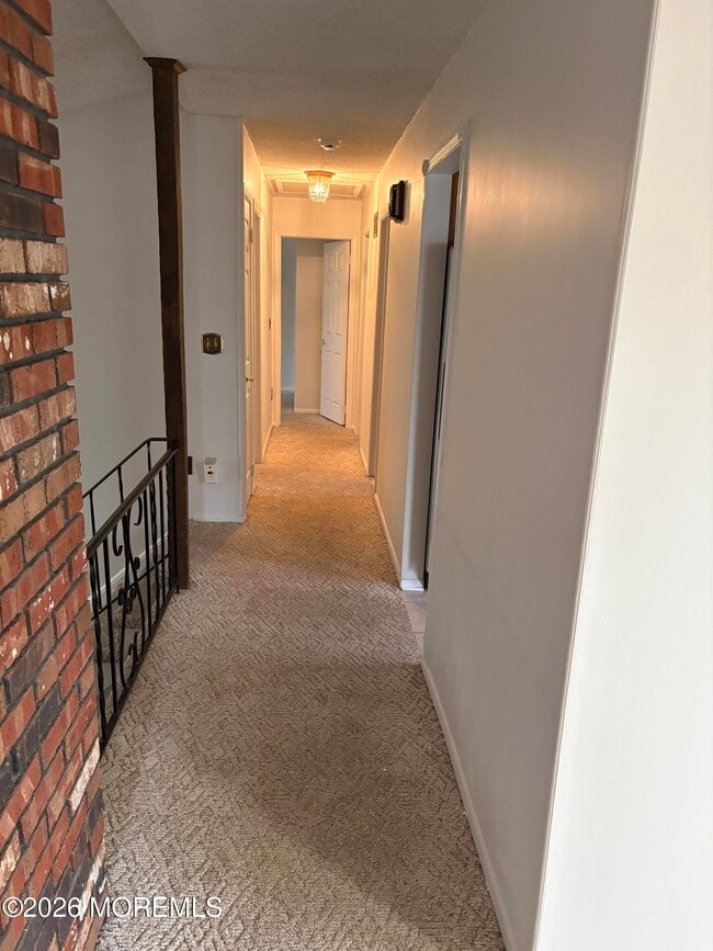 Building Photo - 13 Chippewa Rd