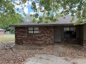 Building Photo - 4003 S Carol Pl