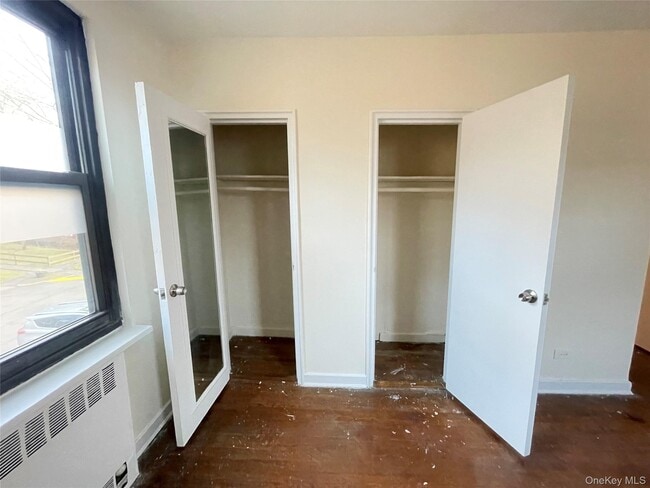 Building Photo - 141 E Hartsdale Ave