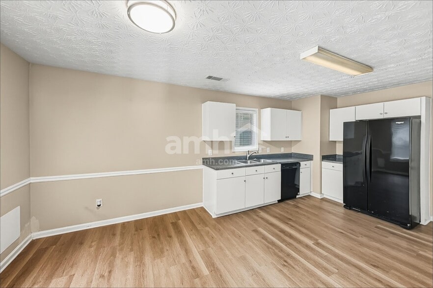 Building Photo - 20 Kentshire Pl NW
