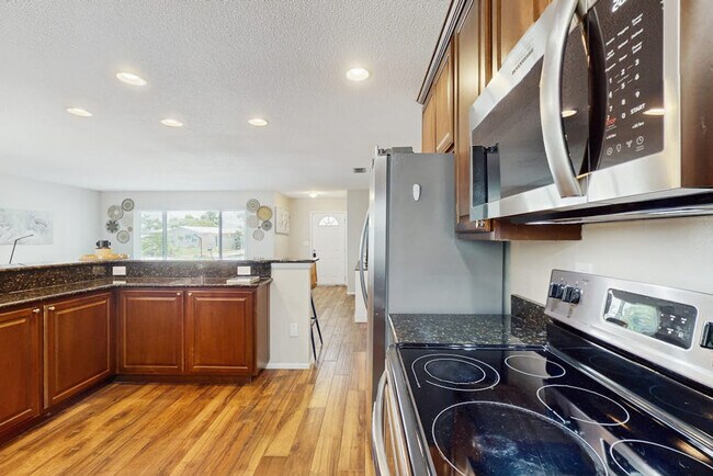 Building Photo - 2410 33rd St W