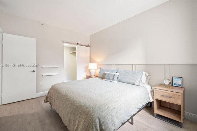 Building Photo - 429 Poinciana Island Dr