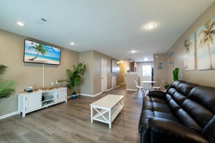 Building Photo - 6300 Pinetree Ave