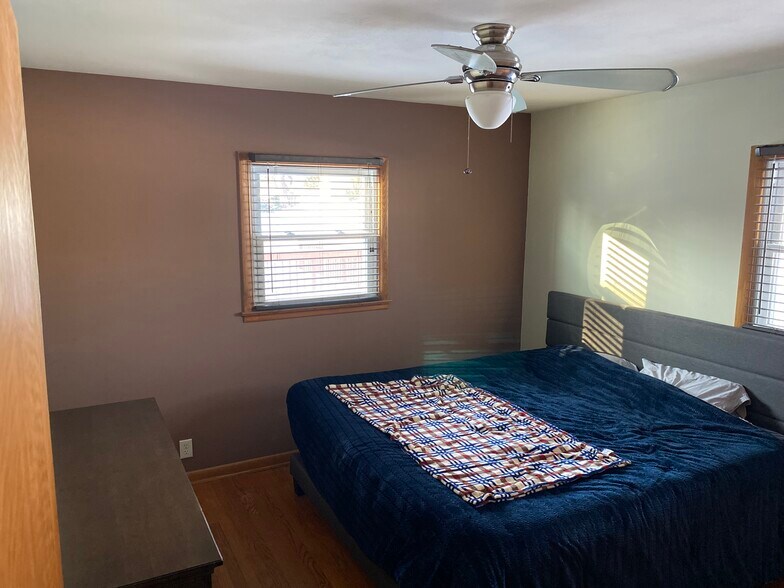 Building Photo - 808 Davis St