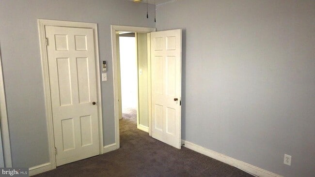 Building Photo - 820 Taylor St NE