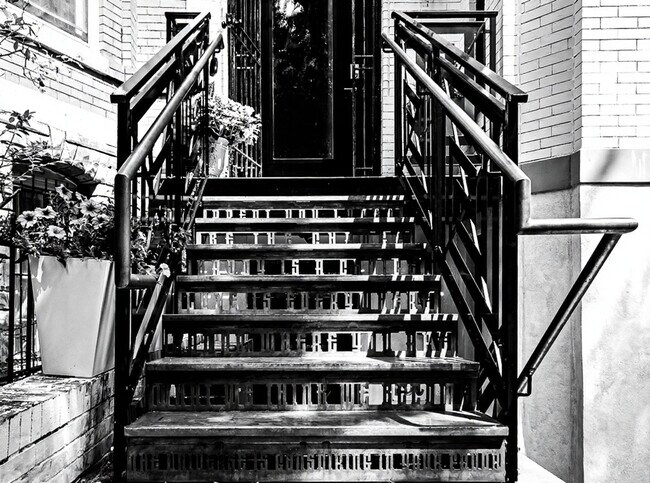 Building Photo - 1518 R St NW