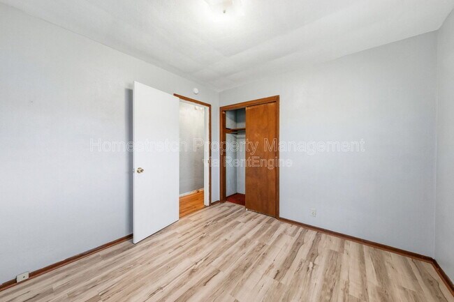 Building Photo - 2301 Belleview Ave