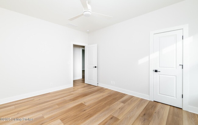 Building Photo - 6100 Passionflower Dr