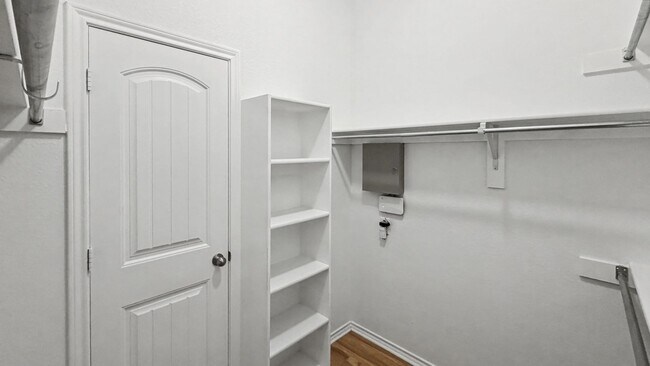 Building Photo - Spacious Single-Story Comfort with Covered Porch in Wilmer