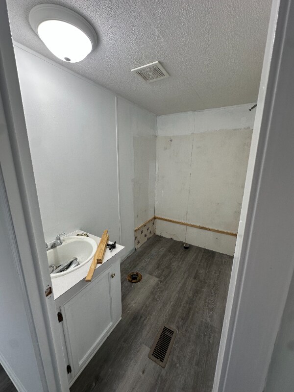 Building Photo - 6021 Quanah Hill Rd