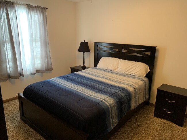 Building Photo - 1037 Ridge St