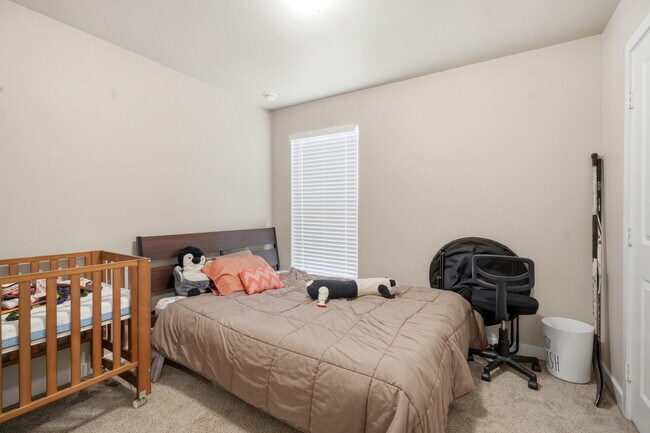 Building Photo - 1605 135th St