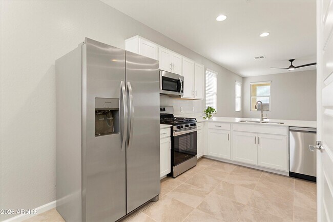 Building Photo - 17337 W Smoketree Dr