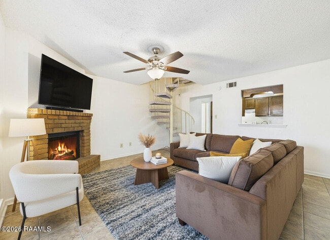 Building Photo - 446 Failla Rd