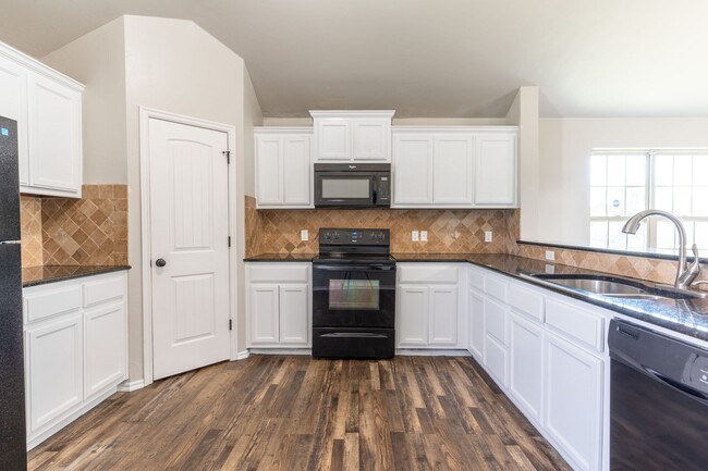 Building Photo - Rent to Own in Edmond!