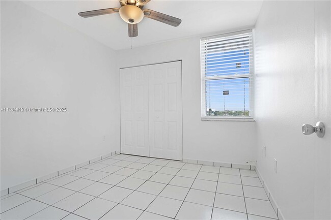 Building Photo - 750 NW 43rd Ave