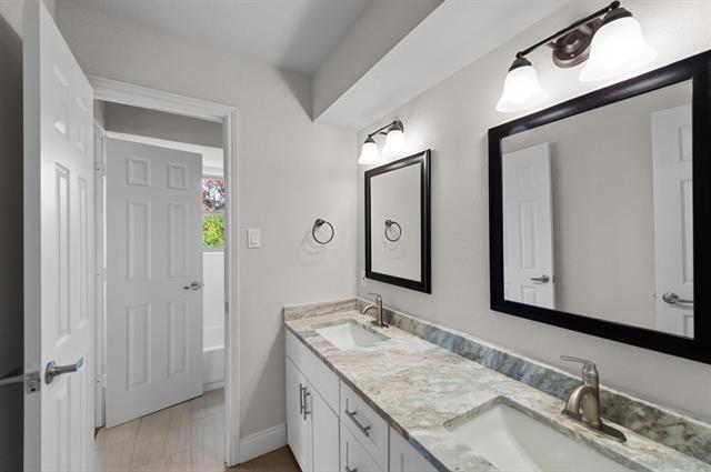 Building Photo - 207 Fresh Meadow Dr