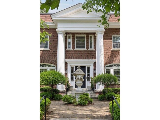 Building Photo - 1785 Dupont Ave S