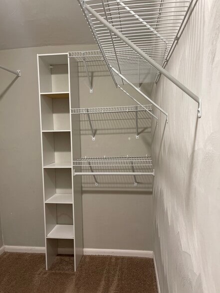 Building Photo - 1503 Ellington Sq