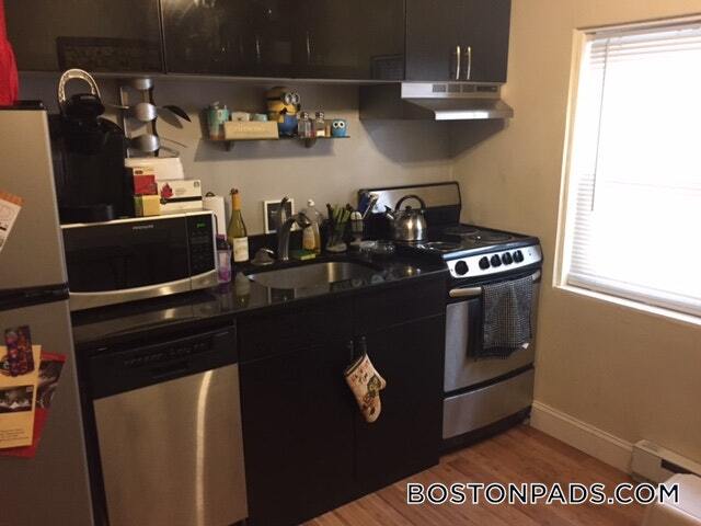 Building Photo - 20 Bartlett Pl